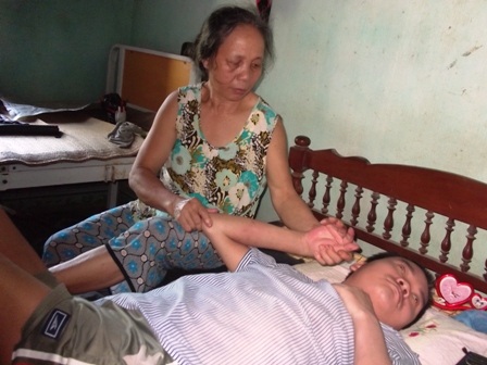 Nhiều gia đình có hoàn cảnh khó khăn đang cần sự chung tay giúp đỡ của cộng đồng.