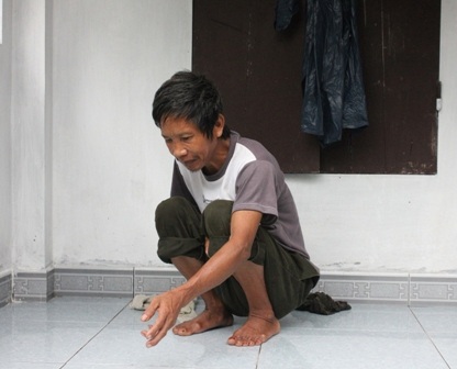 Ông Trần Văn Cường đã được ông Nhẫn cưu mang gần 4 năm nay.