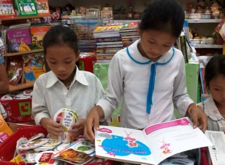 SGK, sách tham khảo cũ được nhiều người quan tâm - 4 Học sinh cấp I năm nay cũng có nhiều sự lựa chọn về sách vở cũng nhu đồ dùng học tập.