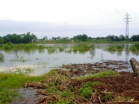 Cả nhà tắm sông, 2 con chết đuối thương tâm - 1 Hiện trường vụ tai nạn thương tâm khiến 2 chị em ruột chết đuối