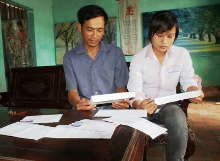  Thậm chí, vì qúa nhiều giấy báo nhập học khiến các thí sinh chỉ còn cách cho vào thùng rác.