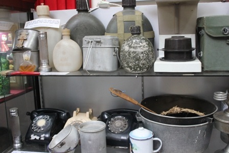 Những kỷ vật của các liệt sỹ, trong đó có những dòng nhật ký đầy xúc động.