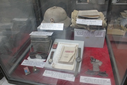 Những kỷ vật của các liệt sỹ, trong đó có những dòng nhật ký đầy xúc động.