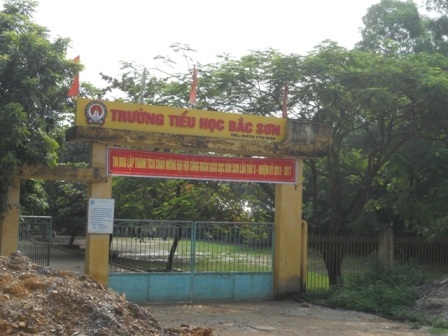 Phụ huynh “giật mình” với hàng chục khoản thu