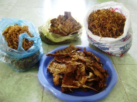 Hiên những cơ sở chế biến măng khô đã hết thời vụ hoạt động.