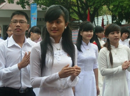 Niềm vui của học sinh trường chuyên Lam Sơn trong ngày khai giảng.