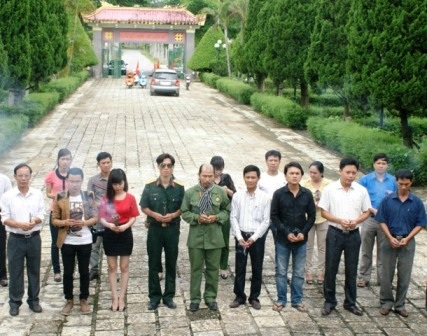 Nghệ sĩ “xuyên Việt về với mẹ” thăm các Mẹ VNAH Thanh Hóa