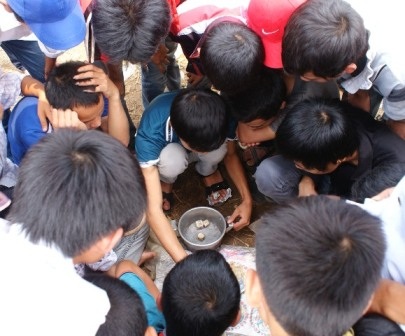 Xóc “tôm cua cá” một ăn gấp đôi.