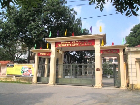 Ngôi trường họp phụ huynh và thu rồi vẫn goị là “tạm thu”.