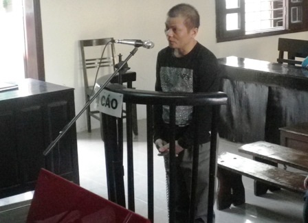 Bị cáo Vũ Văn Xuân trước vành móng ngựa.