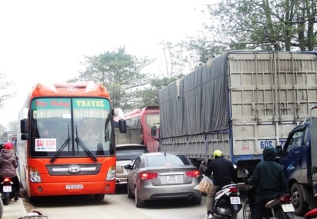 Giao thông ách tắc nghiêm trọng.