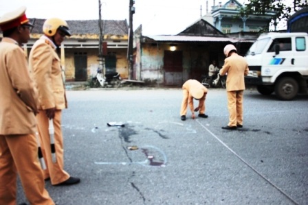 Hiện trường vụ tai nạn trên QL21B.