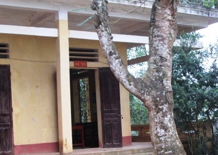 Lãnh đạo xã bỏ nhiệm sở đi... ăn cưới - 2 Phòng Chủ tịch “rộng mở” nhưng vị này đã đi dự tiệc cưới.