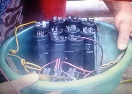 Bắt giữ 3 tàu đánh cá sử dụng kích điện, đánh bắt hải sản sai tuyến - 1 Kích điện mà chủ tàu dùng để đánh bắt hải sản.