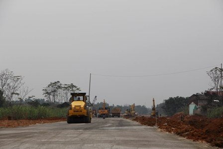 Công tác thi công sân bay Thọ Xuân đang khá khẩn trương.