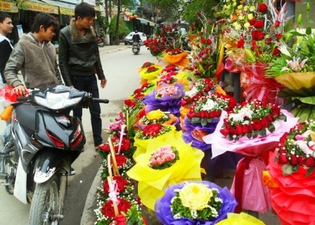  Khách mua thưa thớt.