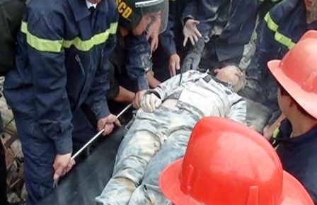 Các lực lượng chức năng đang tổ chức tìm kiếm và cứu hộ các nạn nhân gặp nạn.