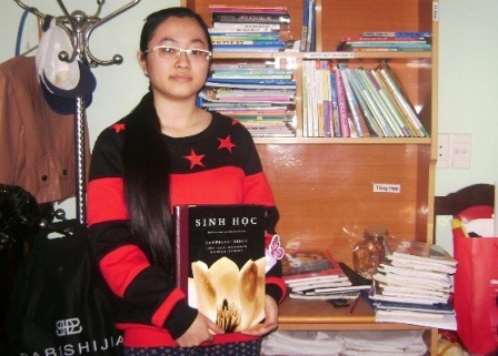 Cuốn sách Campbell Reece Sinh Học được Quỳnh quý nhất và đọc thường ngày.