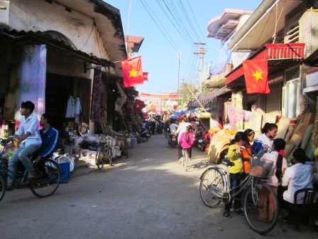 Ngày cuối năm ở xã có mật độ dân số đông nhất Việt Nam - 4 Một góc xã chật Ngư Lộc ngày giáp Tết.