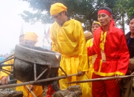 Đạn đá cổ được tìm thấy ở Thành nhà Hồ.