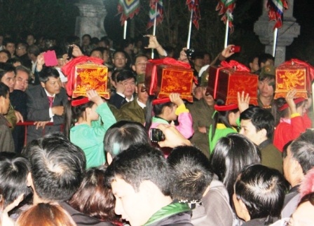 Công tác chuẩn bị các nghi lễ truyền thống.