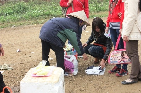 Một đôi dép lê có giá đến 30.000đ