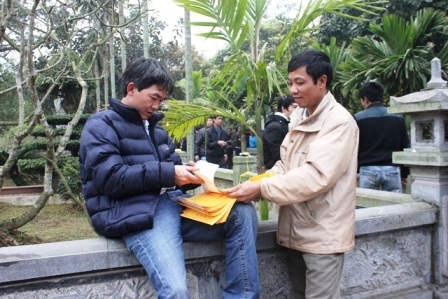 Niềm vui sau khi lấy được ấn.