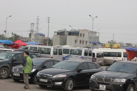  Bãi đỗ xe đã chật kín.