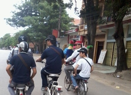 Khoảng 50% mũ bảo hiểm trên thị trường Thanh Hóa là giả  - 5 Mũ thời trang đang được người tiêu dùng thay thế MBH.