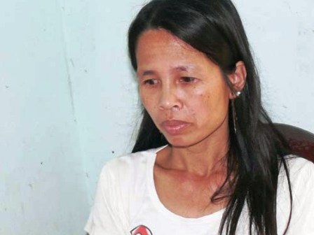 Bắt đối tượng tổ chức đưa hơn 50 người đi nước ngoài trái phép - 1 Đối tượng Nguyễn Thị Tuyết tại cơ quan công an.