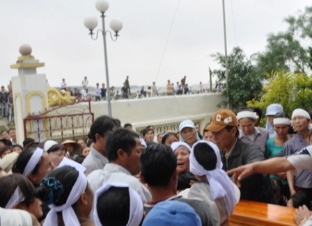 Nỗi đau đơn của gia đình các nạn nhân.