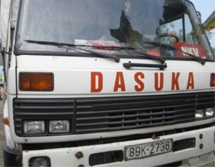 Xe tải chở cả tấn nội tạng thối đang phân hủy - 2 Chiếc xe chở nội tạng thối bị cảnh sát giao thông tỉnh Thanh Hóa bắt giữ.