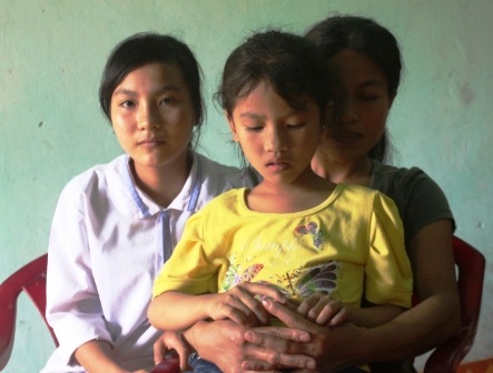 Ba mẹ con chị Hương với nỗi lo cuộc sống.