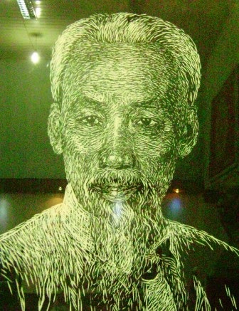 Chân dung Bác Hồ kính yêu (tranh khắc gỗ) - tác giả Lê Thị Thanh.