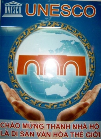 Thành Nhà Hồ - Di sản văn hóa thế giới được thể hiện bằng tranh đồ họa rõ nét.