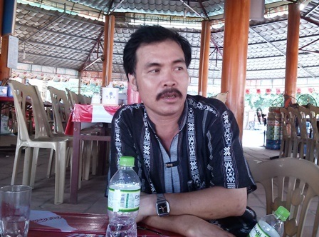 Chặt chém ở Sầm Sơn: Vi phạm sẽ không được kinh doanh - 2 Ông Phạm Viết Oanh, chủ một ki ốt kinh doanh tại bãi biển Sầm Sơn.