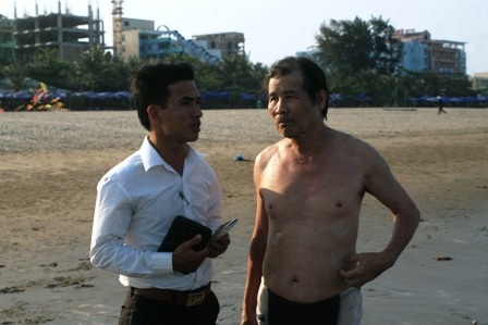 Ông Nguyễn Khắc Y, du khách đến từ Hà Nội trao đổi với phóng viên.