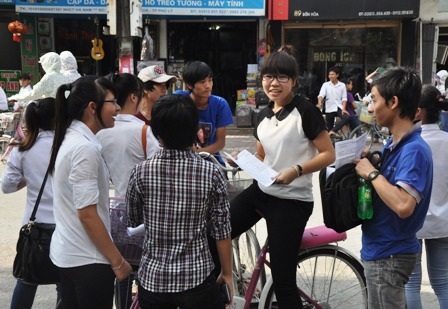 Thí sinh phấn khởi vì làm được bài thi (ảnh Thanh Tùng)