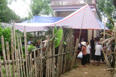 Hai ngư dân bị sét đánh tử vong trên biển - 1 Gia đình nạn nhân Trương Đình Hiển tổ chức tang lễ cho nạn nhân