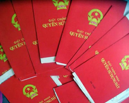 Thu gom trái phép hơn 600 giấy chứng nhận quyền sử dụng đất - 1 Ảnh minh họa.