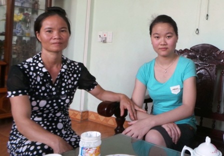 Mẹ Diệp tự hào với thành tích trong kỳ thi ĐH vừa qua của em.