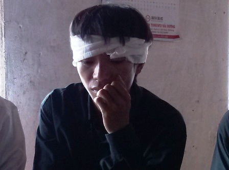 Xót thương “hiệp sĩ” nhường áo phao, cứu 4 người gặp nạn - 4 Anh trai Hiệp đau đớn trước sự ra đi của em.
