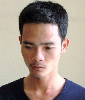 Thiếu nữ bị trưởng phòng kinh doanh “dởm” lừa tình, tiền - 1 Đối tượng Nguyễn Văn Ơn tại cơ quan điều tra.