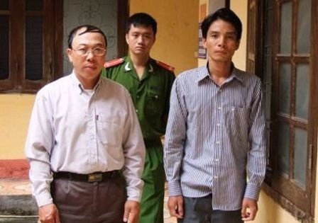 Chi khoảng 700 nghìn đồng có giấy phép lái xe - 1 Hai đối tượng Lê Sỹ Sơn và Phạm Ngọc Lim tại cơ quan Công an.