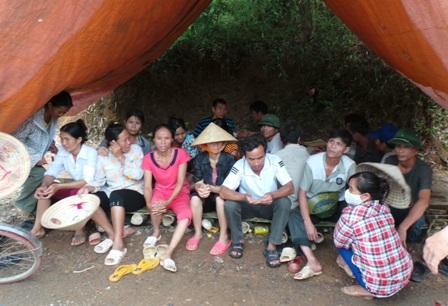 Người dân địa phương đã quá mệt mỏi và bức xúc...