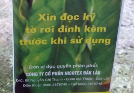 Vụ chôn thuốc trừ sâu: Người dân phát núi tìm tang vật - 5 Và một số hộp trong đó còn nguyên đai, nguyên kiện có nhãn mác với những thông tin như trên bao bì.