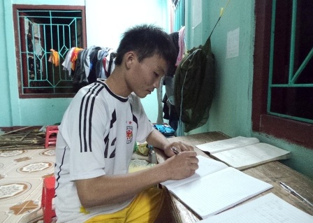  Buổi Pó thường tập trung cho việc học hành.