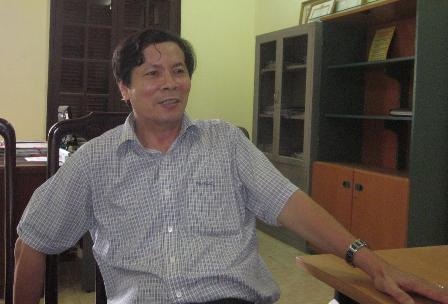 Ông Lê Hữu Uyển, Trưởng phòng Nghiệp vụ Y, Sở y tế Thanh Hóa trao đổi với PV.