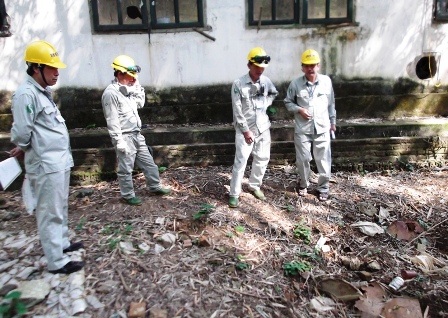  Cán bộ của đơn vị thi công xuống thực nghiệm hiện trường.