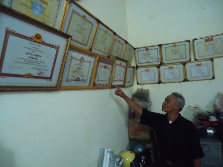 Bức ảnh lưu niệm cả gia đình ông Thoa chụp năm 2008.